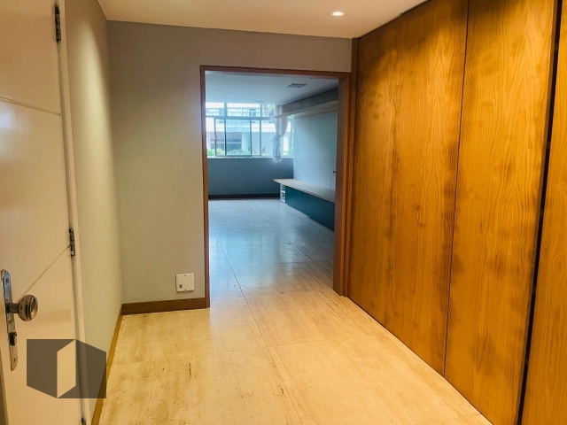 Apartamento à venda com 4 quartos, 228m² - Foto 6