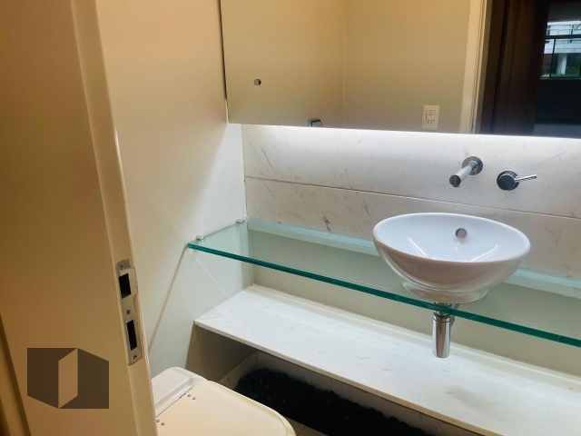 Apartamento à venda com 4 quartos, 228m² - Foto 9