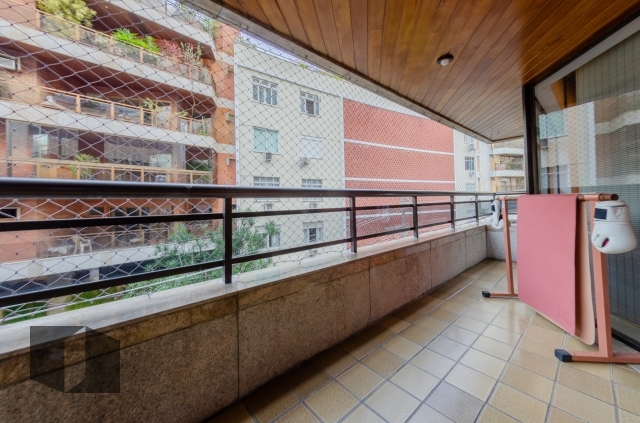 Apartamento à venda com 3 quartos, 250m² - Foto 7