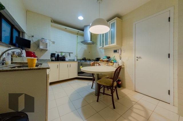 Apartamento à venda com 3 quartos, 250m² - Foto 25