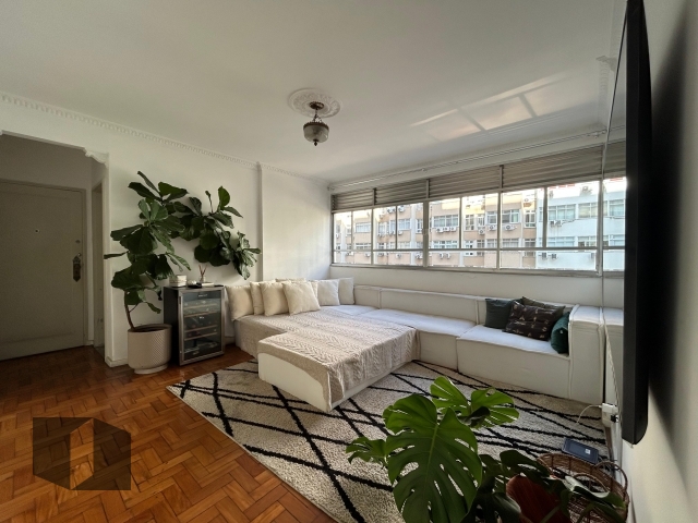 Apartamento à venda com 2 quartos, 100m² - Foto 2