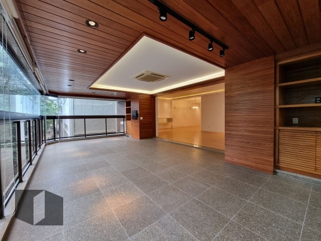 Apartamento à venda com 4 quartos, 224m² - Foto 2