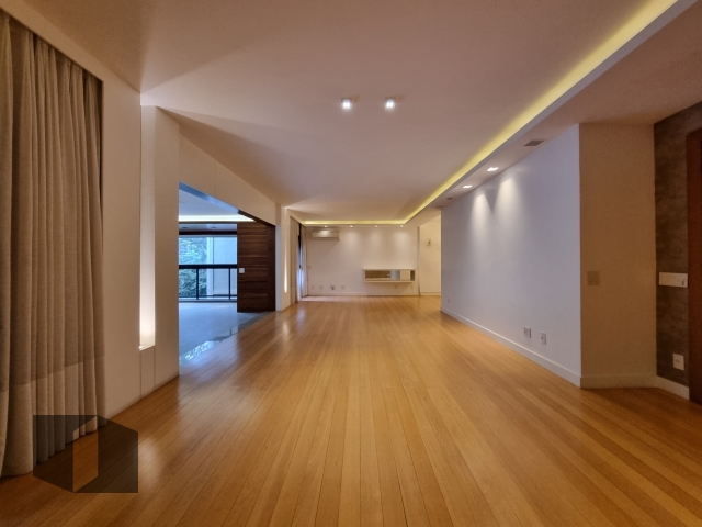 Apartamento à venda com 4 quartos, 224m² - Foto 3