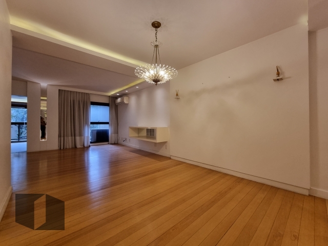 Apartamento à venda com 4 quartos, 224m² - Foto 9