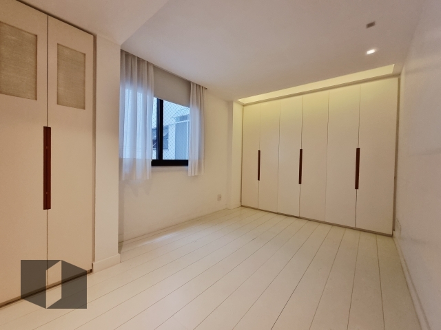 Apartamento à venda com 4 quartos, 224m² - Foto 11