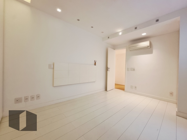 Apartamento à venda com 4 quartos, 224m² - Foto 13