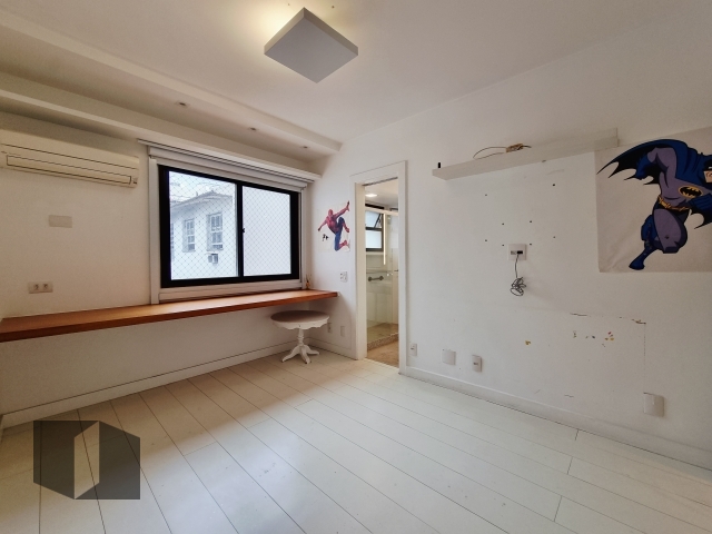 Apartamento à venda com 4 quartos, 224m² - Foto 17