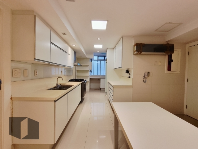 Apartamento à venda com 4 quartos, 224m² - Foto 29