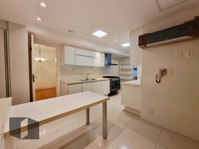 Apartamento à venda com 4 quartos, 224m² - Foto 30