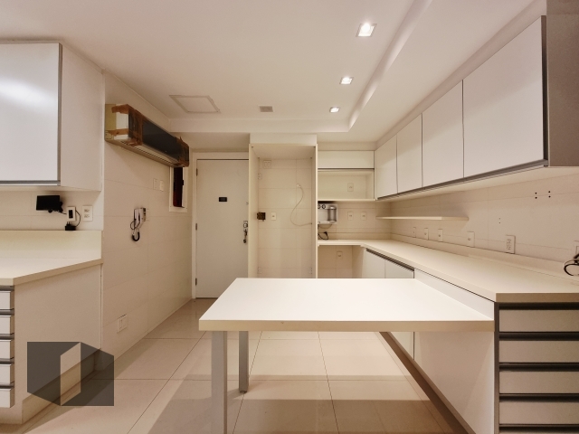 Apartamento à venda com 4 quartos, 224m² - Foto 32