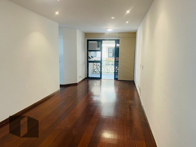 Apartamento à venda com 2 quartos, 85m² - Foto 2