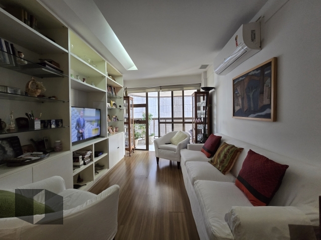Apartamento à venda com 2 quartos, 77m² - Foto 3