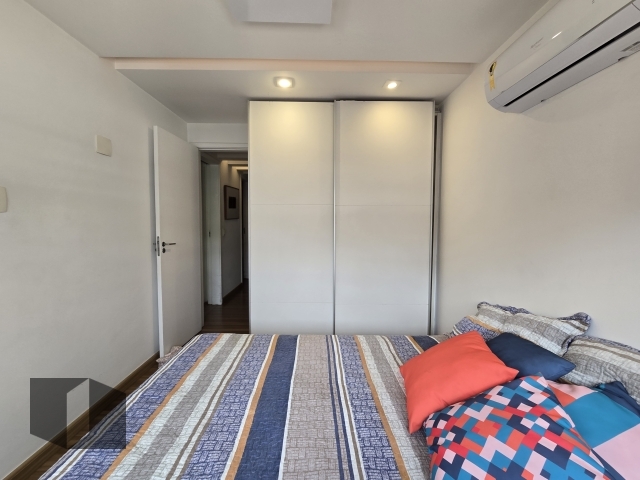 Apartamento à venda com 2 quartos, 77m² - Foto 9