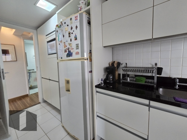 Apartamento à venda com 2 quartos, 77m² - Foto 19
