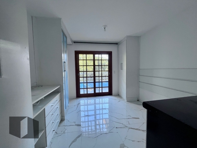 Casa à venda com 6 quartos, 294m² - Foto 19