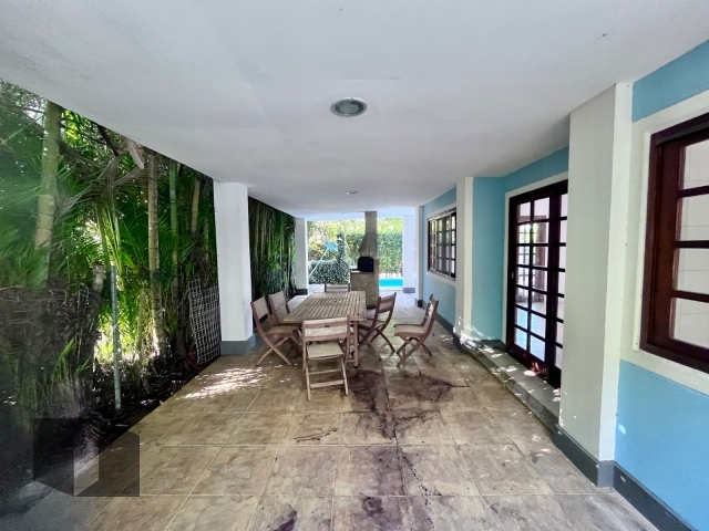 Casa à venda com 6 quartos, 294m² - Foto 7
