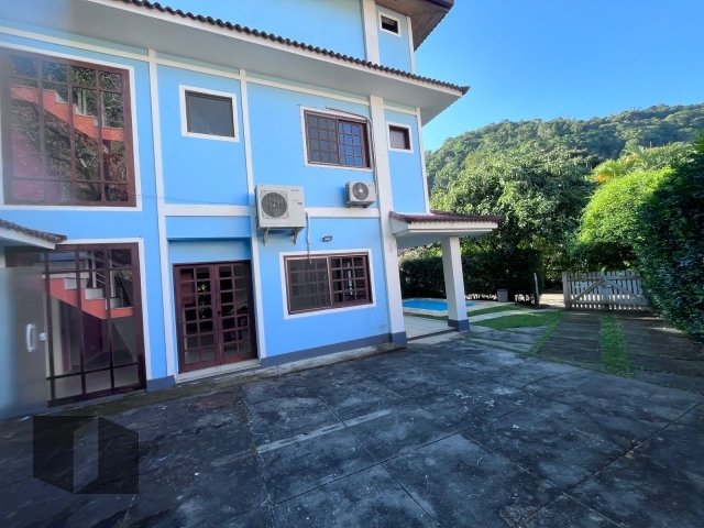 Casa à venda com 6 quartos, 294m² - Foto 31