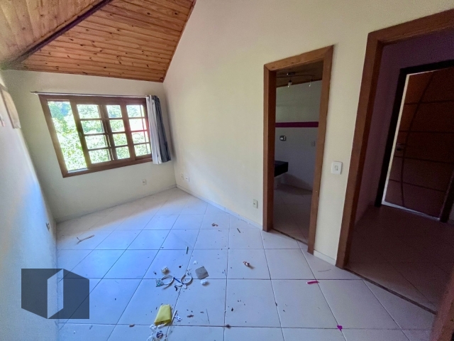Casa à venda com 6 quartos, 294m² - Foto 24