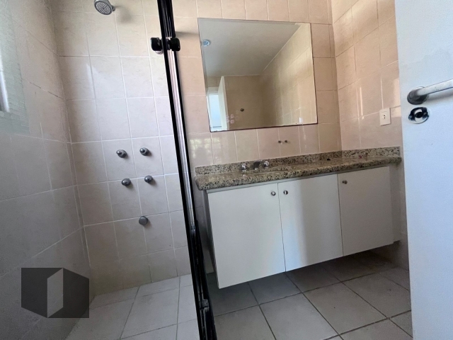 Casa à venda com 6 quartos, 294m² - Foto 22
