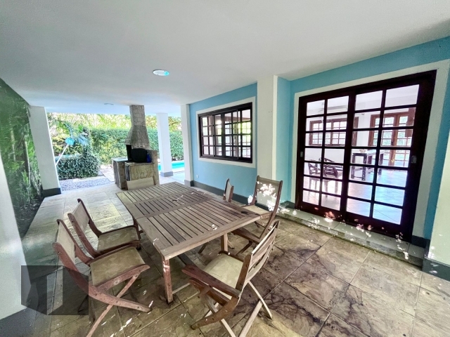 Casa à venda com 6 quartos, 294m² - Foto 6