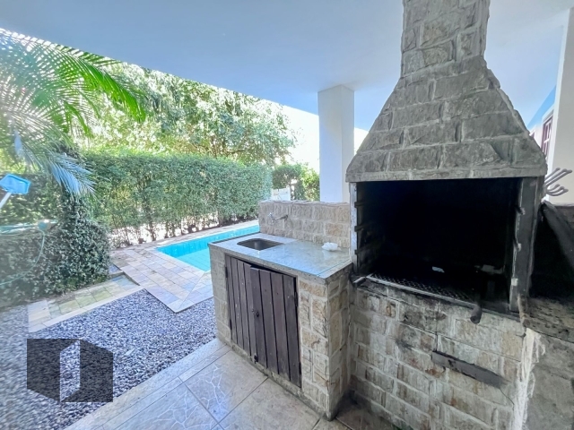 Casa à venda com 6 quartos, 294m² - Foto 4