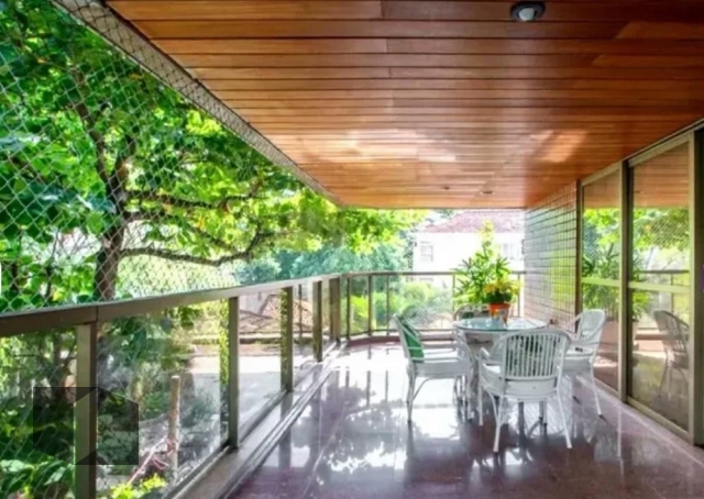Apartamento à venda com 4 quartos, 214m² - Foto 2