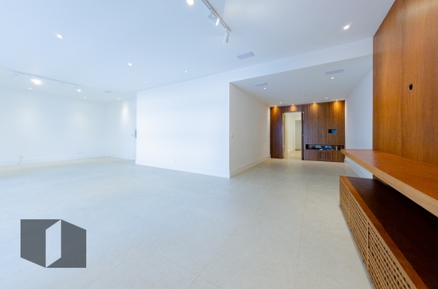 Apartamento à venda com 4 quartos, 220m² - Foto 4