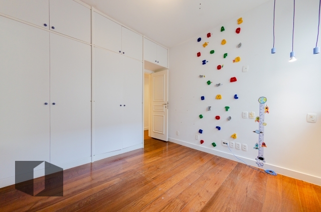 Apartamento à venda com 4 quartos, 220m² - Foto 13