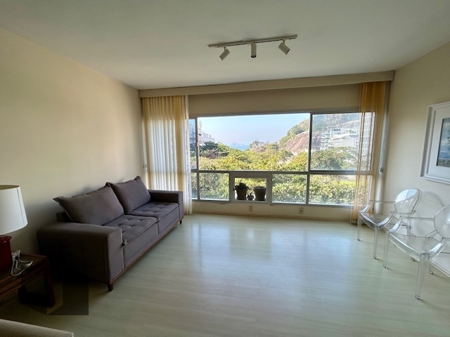 Apartamento à venda com 3 quartos, 103m² - Foto 1