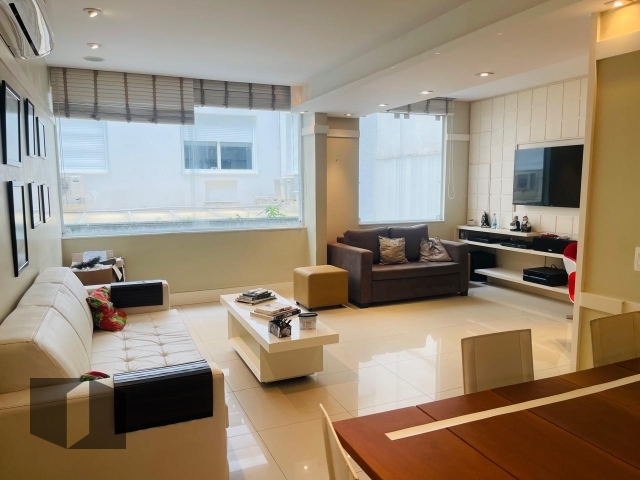 Apartamento à venda com 2 quartos, 70m² - Foto 1
