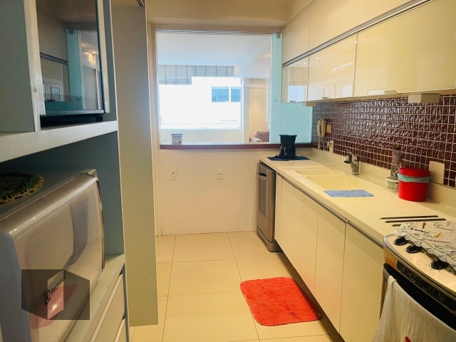 Apartamento à venda com 2 quartos, 70m² - Foto 13