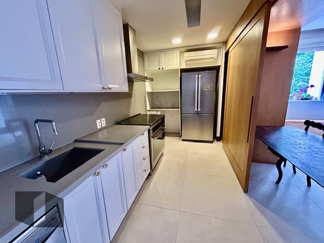 Apartamento à venda com 2 quartos, 90m² - Foto 17