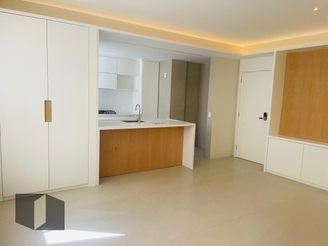 Apartamento à venda com 3 quartos, 95m² - Foto 1