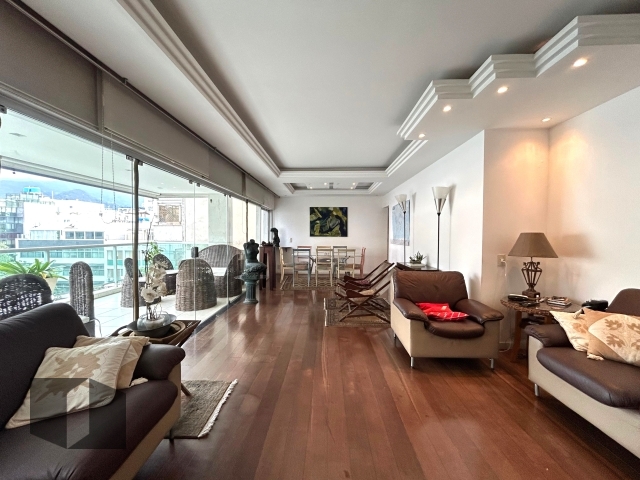 Apartamento à venda com 3 quartos, 153m² - Foto 1