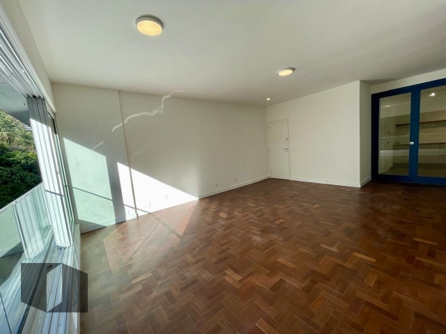 Apartamento à venda com 3 quartos, 125m² - Foto 3