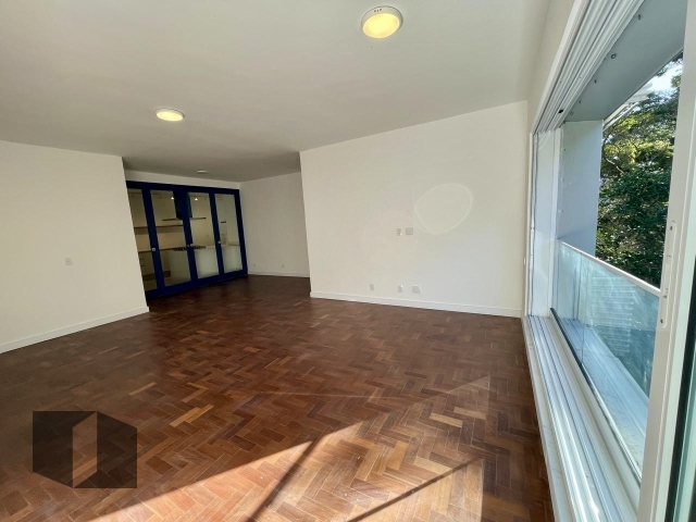 Apartamento à venda com 3 quartos, 125m² - Foto 2
