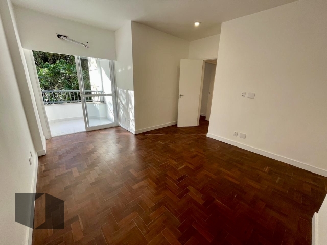 Apartamento à venda com 3 quartos, 125m² - Foto 7