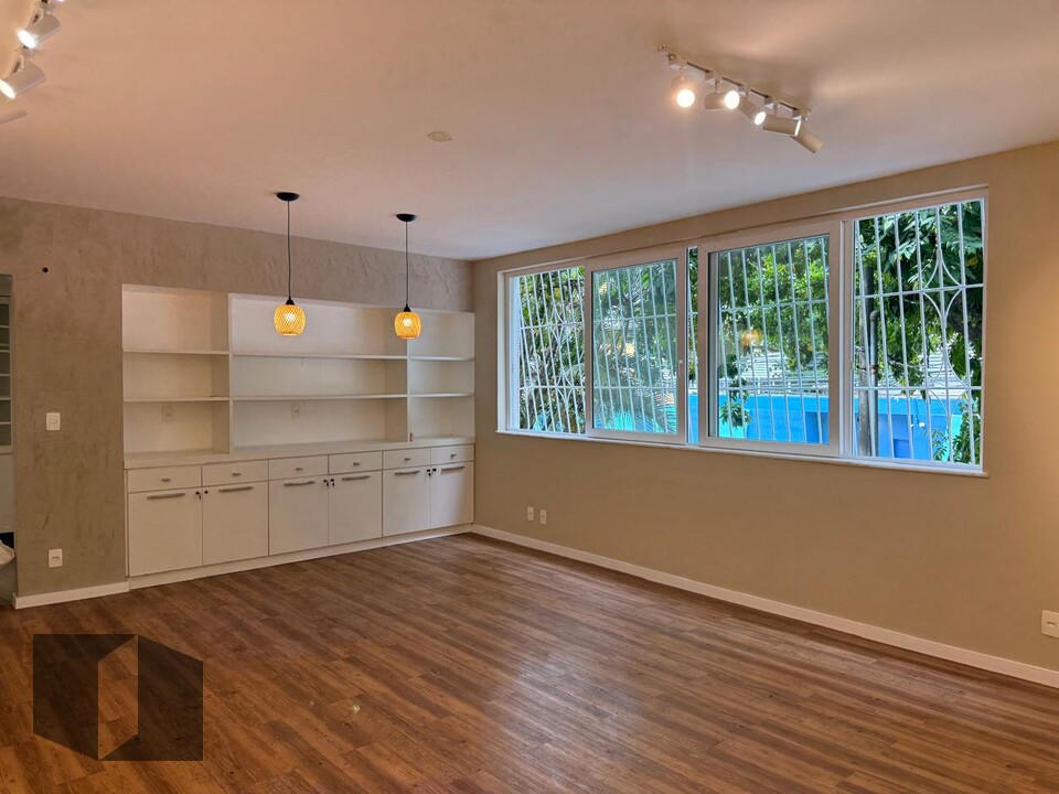 Apartamento, 3 quartos, 140 m² - Foto 1